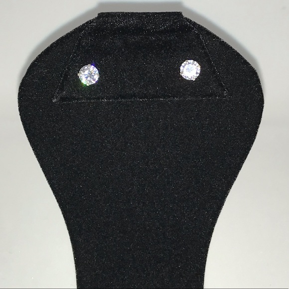 0.75ct CZ Studs - Picture 2 of 8